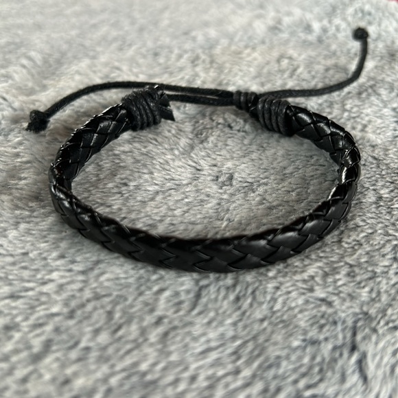 NWOT🌟Mens Black Multilayer Faux Leather Braided Bracelets - Picture 6 of 7
